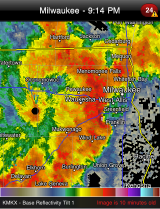 Bow Echo moving into Milwaukee County, Wisconsin - June 8, 2011